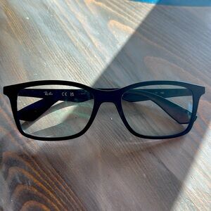 RayBan glasses black RB7047 (54 17 140 for sizing)

-1.25